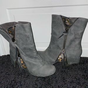 Cute gray boots